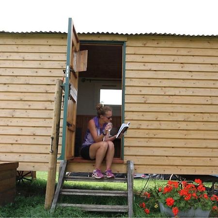 Shepherdshuts-Southeast Ashford (Kent) Exterior foto
