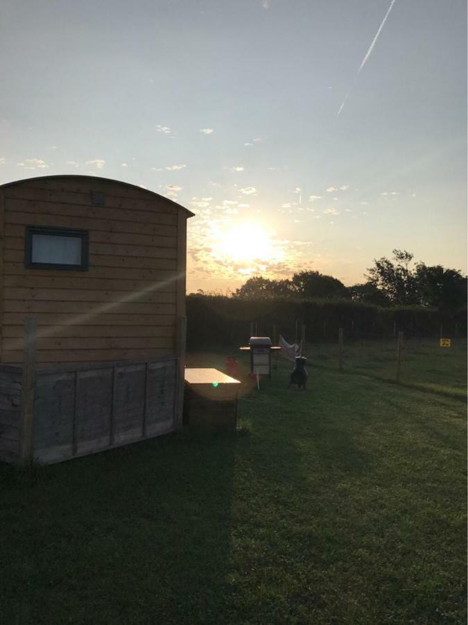Shepherdshuts-Southeast Ashford (Kent) Exterior foto